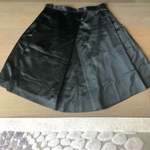 New NWOT 100% silk black skirt lined size medium unique classy chic boutique